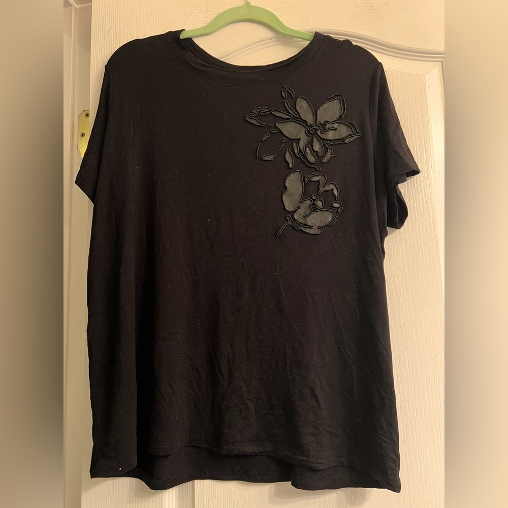 Torrid Beaded Floral Perfect Super Soft Black Crew Neck Tee - size 1